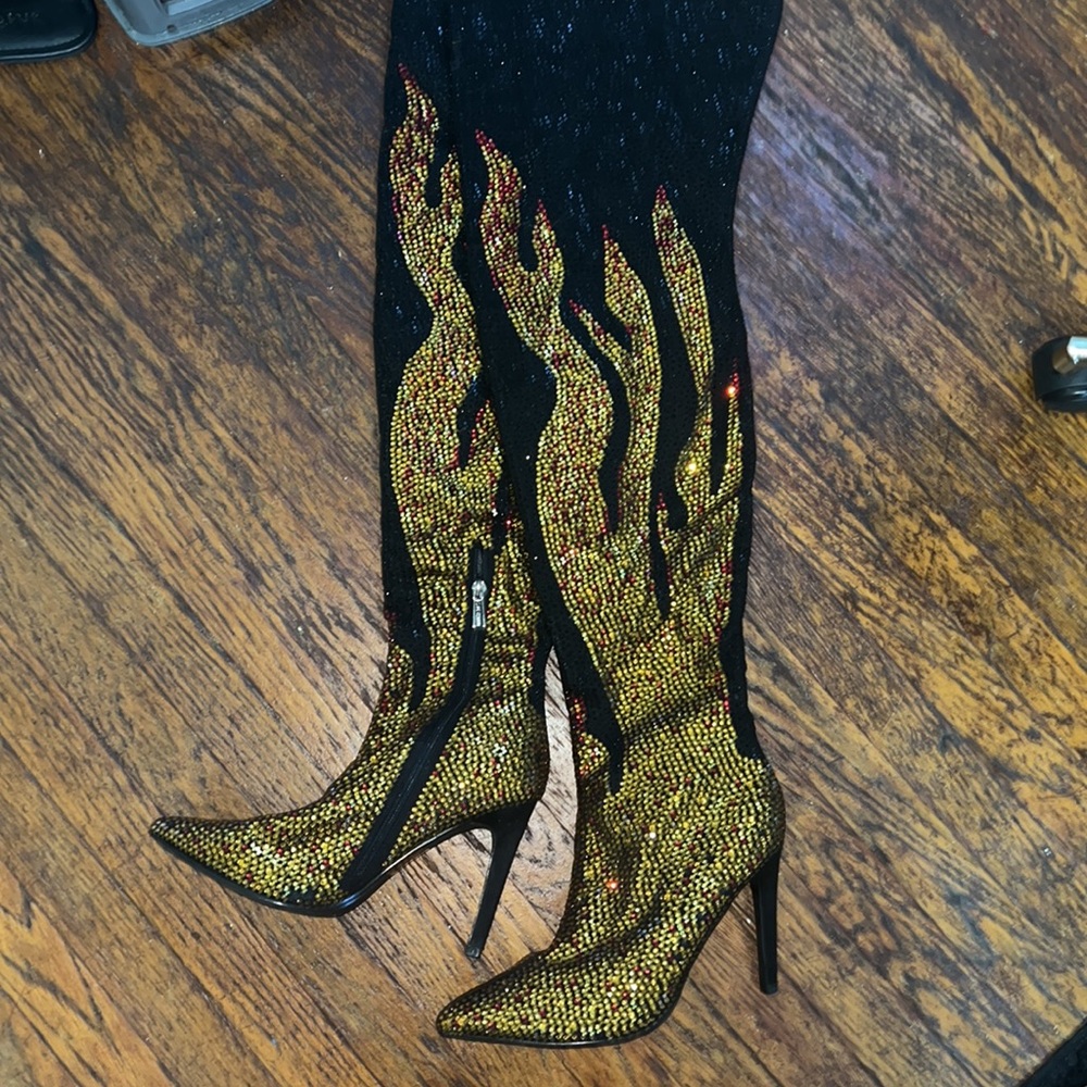 Blinged  flame boots . Never warn size 9
